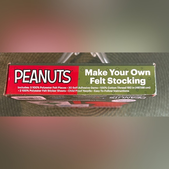 Innovative Designs Peanuts Snoopy Design Sew Make Your Own Felt Stocking Kit New - Picture 5 of 6